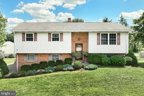 3047 Englewood Ct, DOVER, PA, 17315-3876 | Card Image