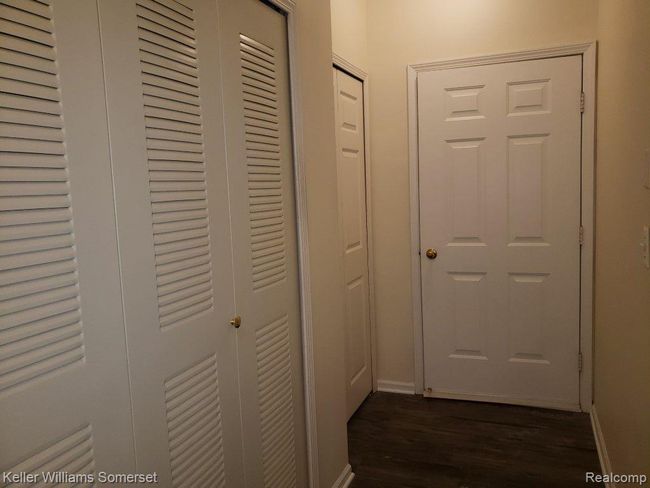 15268 Yale Dr, Condo with 2 bedrooms, 2 bathrooms and null parking in Clinton Twp MI | Image 11