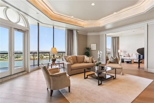 apt-15f-600 Port Of New Orleans Pl, New Orleans, LA, 70130-1666 | Card Image