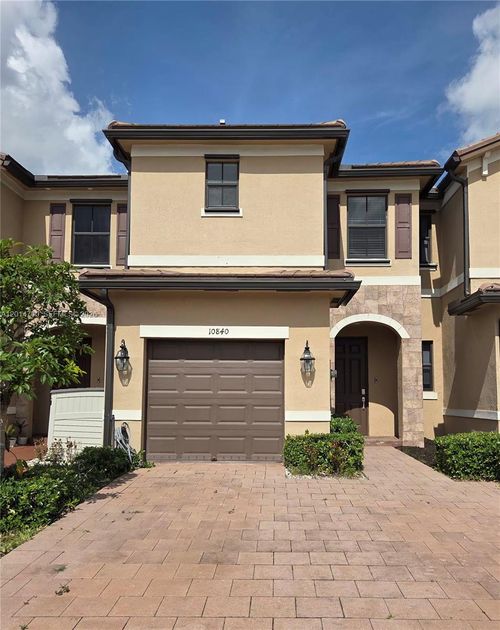 10840 W 33rd Ln, Hialeah, FL, 33018 | Card Image