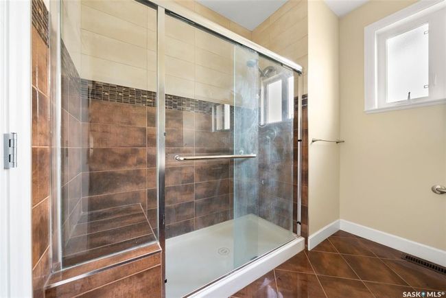 142 Rock Pointe Cres, House other with 8 bedrooms, 5 bathrooms and 6 parking in Pilot Butte SK | Image 23
