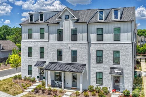 3024 Red Cardinal Ln, Charlotte, NC, 28211-2775 | Card Image