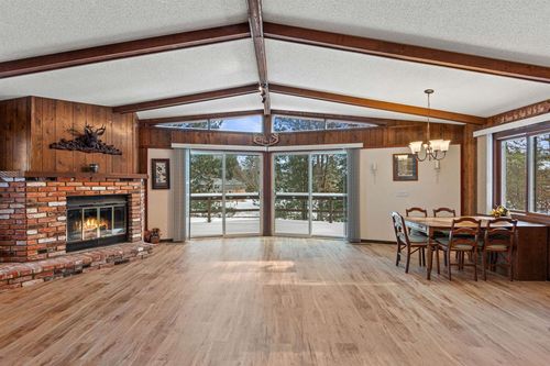 1074 E Queens Way, Nekoosa, WI, 54457-8977 | Card Image