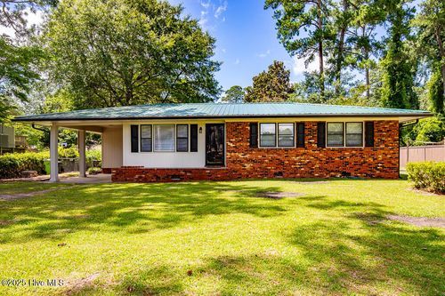 320 Glenburnie Dr, New Bern, NC, 28560-2817 | Card Image