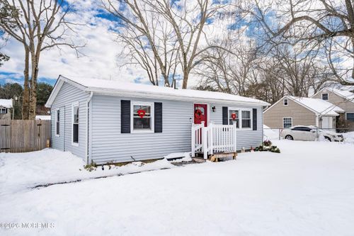 1116 2nd Ave, Manchester, NJ, 08757-3315 | Card Image