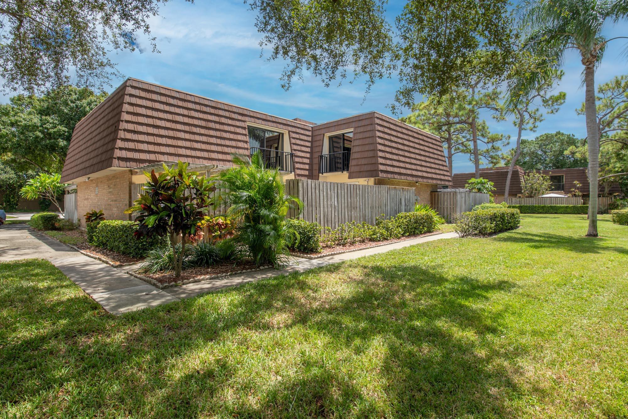 4th Ln, Palm Beach Gardens, FL 33418