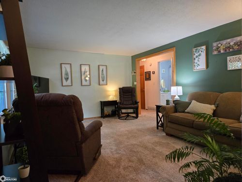 1006 N Taylor Ave, Mason City, IA, 50401-1836 | Card Image