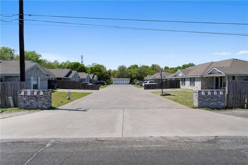 3-4-860 N Lacy Dr, Lacy Lakeview, TX, 76705-1045 | Card Image