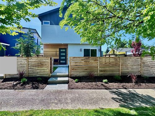 c-1605 Sw Kenyon St, Seattle, WA, 98106 | Card Image