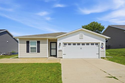 214 14th Ave, De Witt, IA, 52742-1212 | Card Image