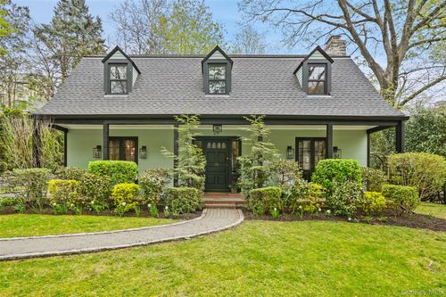29 Wellyn Rd, Yonkers, NY, 10708-5902 | Card Image