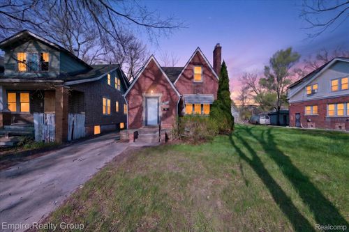 19345 Omira St, Detroit, MI, 48203-1668 | Card Image