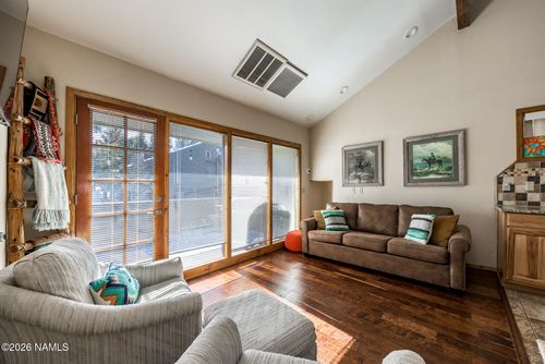 235-2650 N Valley View Rd, Flagstaff, AZ, 86004-7200 | Card Image