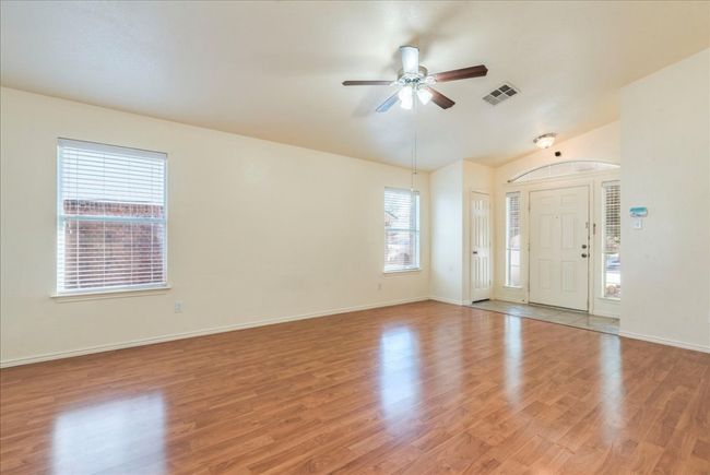 821 Sweet Leaf Ln, House other with 3 bedrooms, 2 bathrooms and 4 parking in Pflugerville TX | Image 4