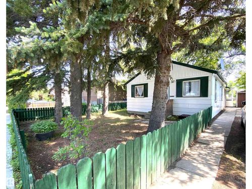 5007 49 St, Warburg, AB, T0C2T0 | Card Image