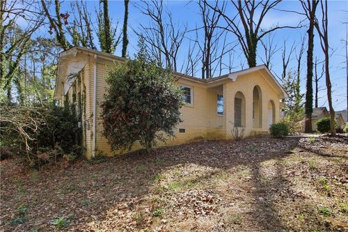 595 Sheppard Rd, Stone Mountain, GA, 30083-3636 | Card Image