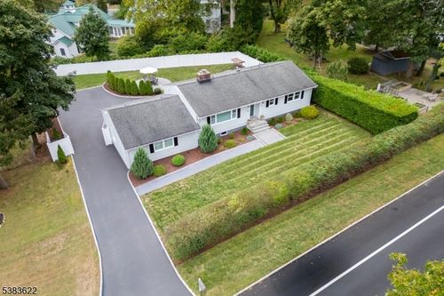 15 Woodland Ave, Morristown, NJ, 07960-6073 | Card Image