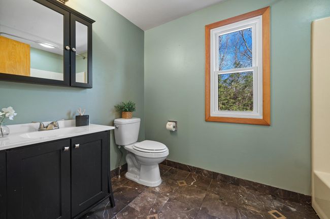 18 Seasons Ln, House other with 4 bedrooms, 3 bathrooms and null parking in Londonderry NH | Image 27