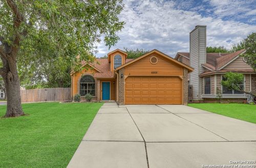 10202 Aurora Fld, San Antonio, TX, 78245-2630 | Card Image