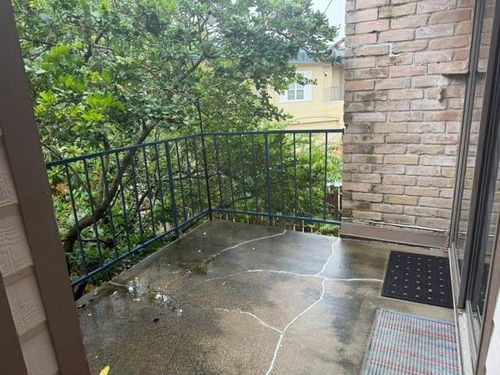 7108 N Holiday Dr, Galveston, TX, 77550-3031 | Card Image