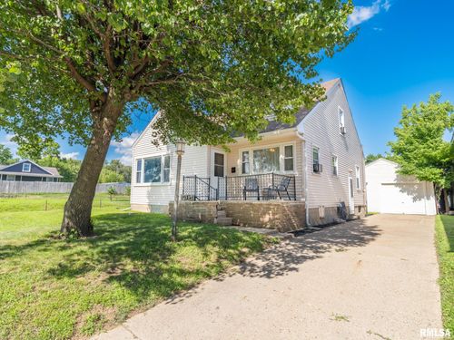 1218 Black St, Pekin, IL, 61554-5066 | Card Image