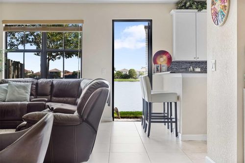 8456-8456 Lake Majesty Ln, Parkland, FL, 33076-2899 | Card Image