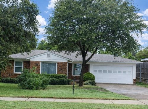 1928 Oakland Blvd, Fort Worth, TX, 76103-1530 | Card Image