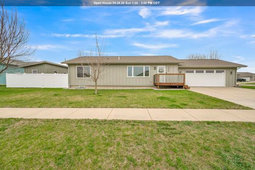 2220 30th St, Spirit Lake, IA, 51360-7576 | Card Image