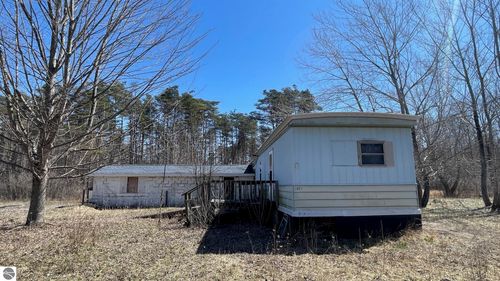 5985 Roehrs Road, Beaverton, MI, 48612 | Card Image