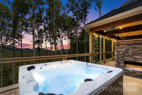 377 S Ridge Runner Rd, Burnsville, NC, 28714-7075 | Card Image