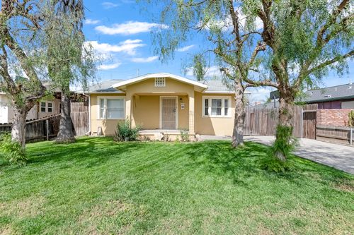 414 W Cameron St, Hanford, CA, 93230-3614 | Card Image