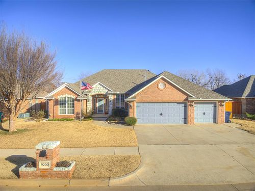 9200 Stacy Lynn Lane, Yukon, OK, 73099 | Card Image