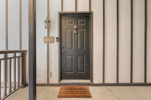 6028 Inishmore Ln, Dublin, OH, 43017-3473 | Card Image
