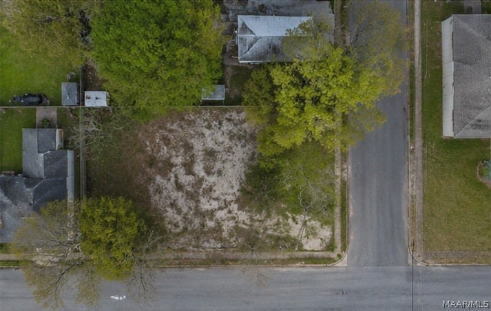 Land in Selma