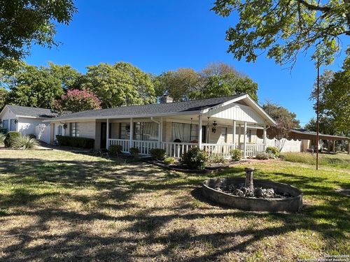 504 E Bandera Rd, Boerne, TX, 78006-2908 | Card Image