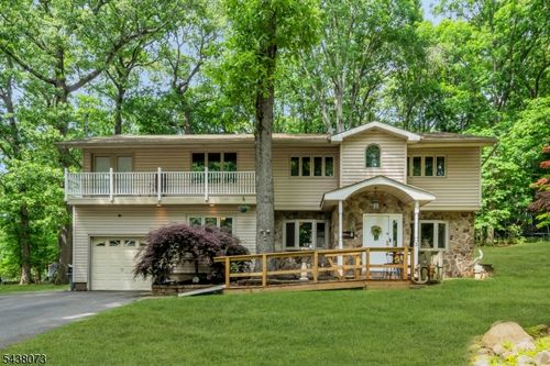 3 Kadel Dr, Mount Arlington, NJ, 07856-1223 | Card Image