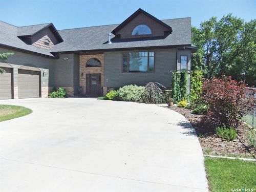 717 3rd Ave W, Meadow Lake, SK, S9X1A5 | Card Image