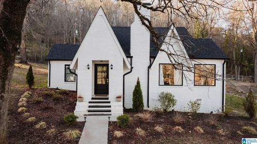 100 5th Ave E, ONEONTA, AL, 35121-1727 | Card Image