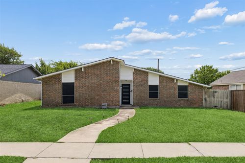 713 Kathryn Dr, Lewisville, TX, 75067-4213 | Card Image