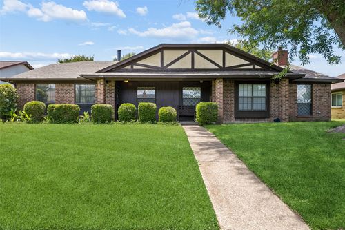 214 Shea St, Garland, TX, 75040-3761 | Card Image