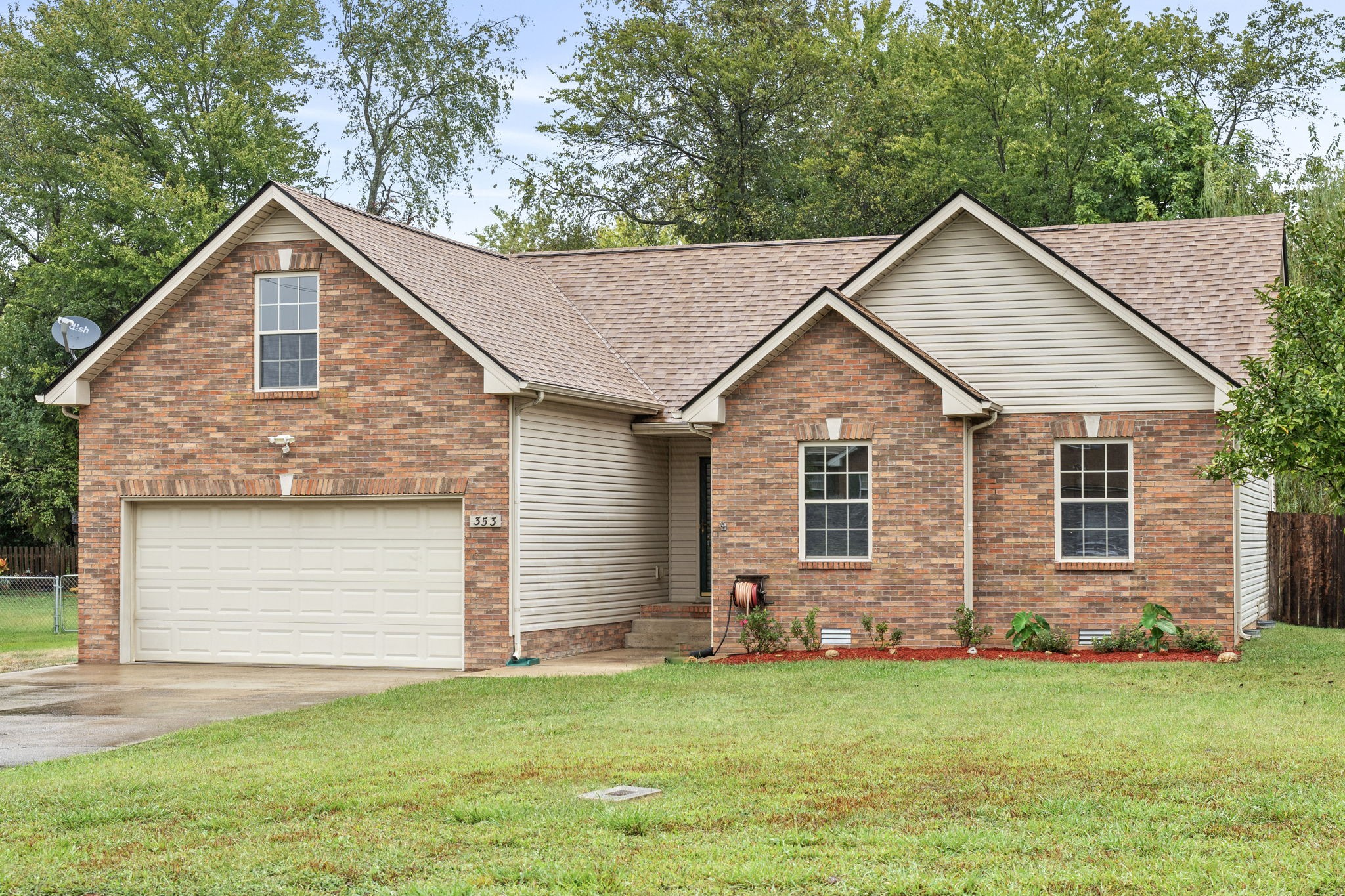 Woodtrace Dr, Clarksville, TN 37042