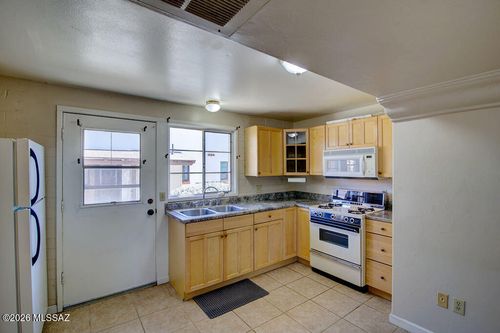 c-135 S Paseo Quinta, Green Valley, AZ, 85614-7115 | Card Image