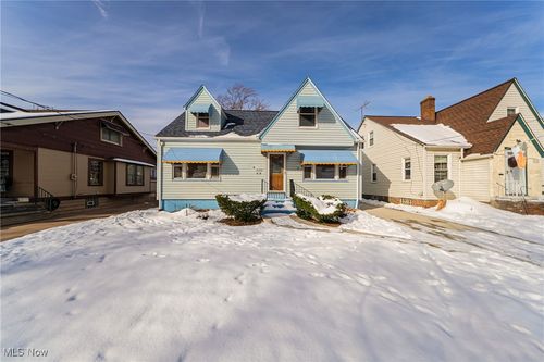 15722 Lydian Ave, Cleveland, OH, 44111-5720 | Card Image