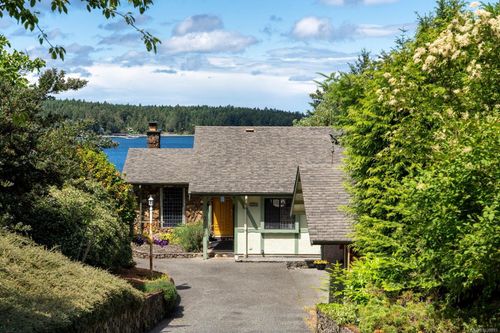 2036 Neptune Rd, North Saanich, BC, V8L5J5 | Card Image