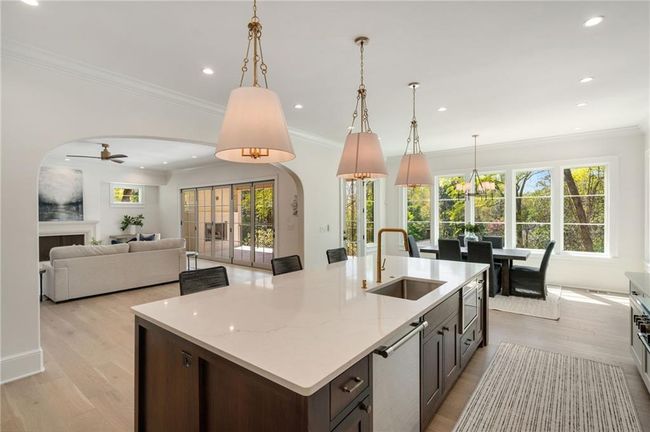 1068 Moores Mill Rd Nw, House other with 6 bedrooms, 7 bathrooms and null parking in Atlanta GA | Image 16