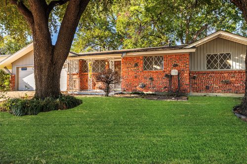 4557 Dee Ln, Haltom City, TX, 76117-3602 | Card Image