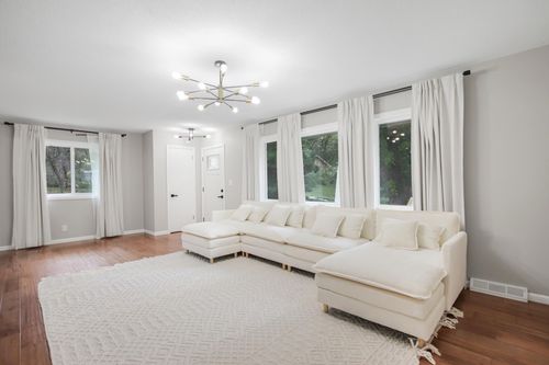5317 Forest Rd, Minnetonka, MN, 55345-4333 | Card Image