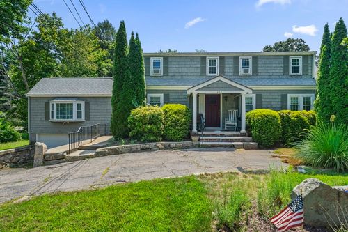221 Bailey St, Canton, MA, 02021-3953 | Card Image