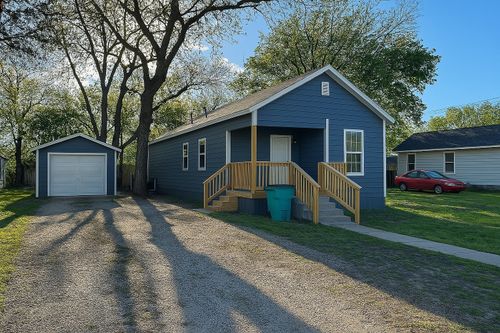 902 S Montgomery St, Sherman, TX, 75090-7944 | Card Image