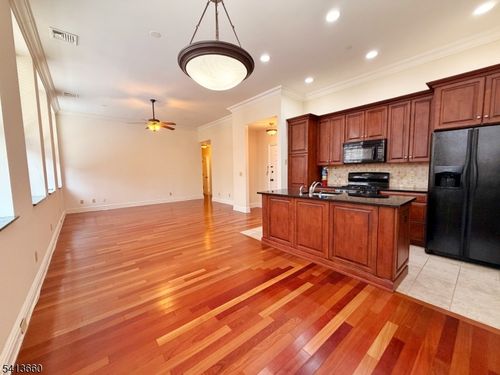 apt-1e-33 Forest Ave, Hawthorne, NJ, 07506-1867 | Card Image